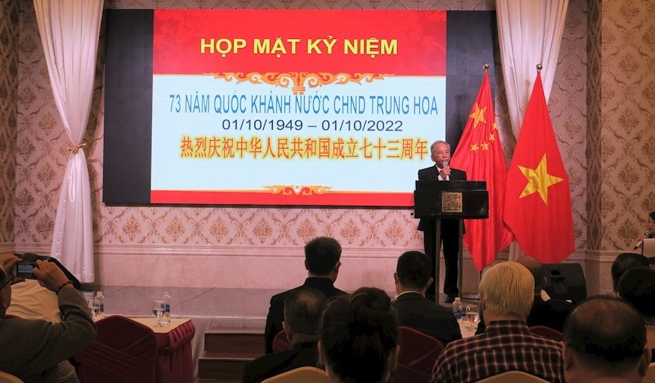 胡志明市越中友好协会会长杨光河在活动上发言。