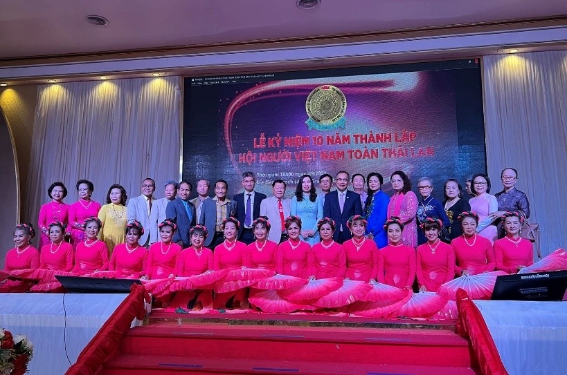 全泰越南人协会成立十周年纪念典礼。