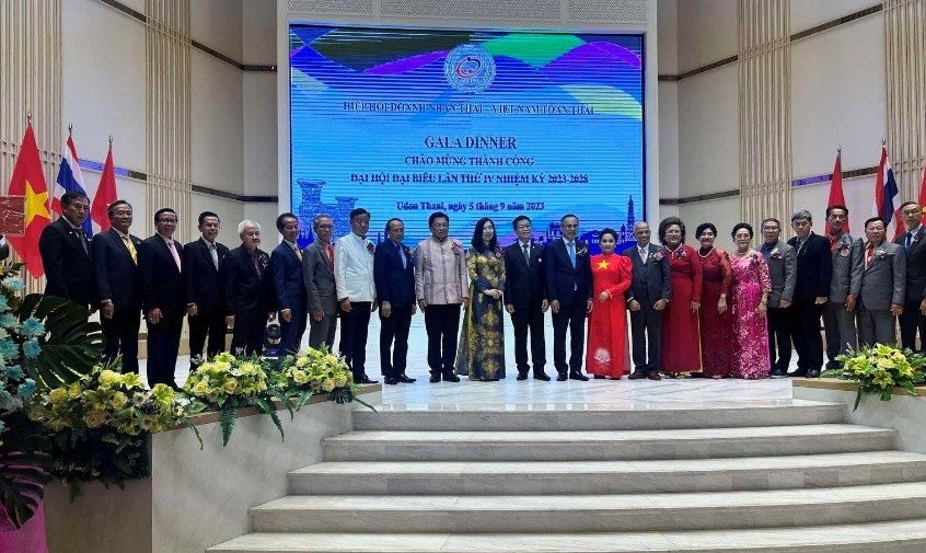 庆祝2023-2028年任期全泰泰越商人协会第四次代表大会的晚会。