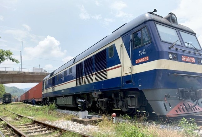 促进连接广宁-河内-老街至中国和欧洲的新1435毫米铁路的详细规划。