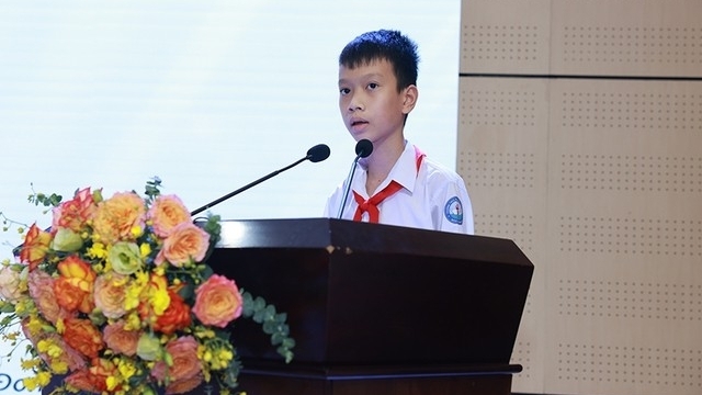 在万国邮联国际书信写作大赛中荣获三等奖的越南学生谈及爱的力量的书信