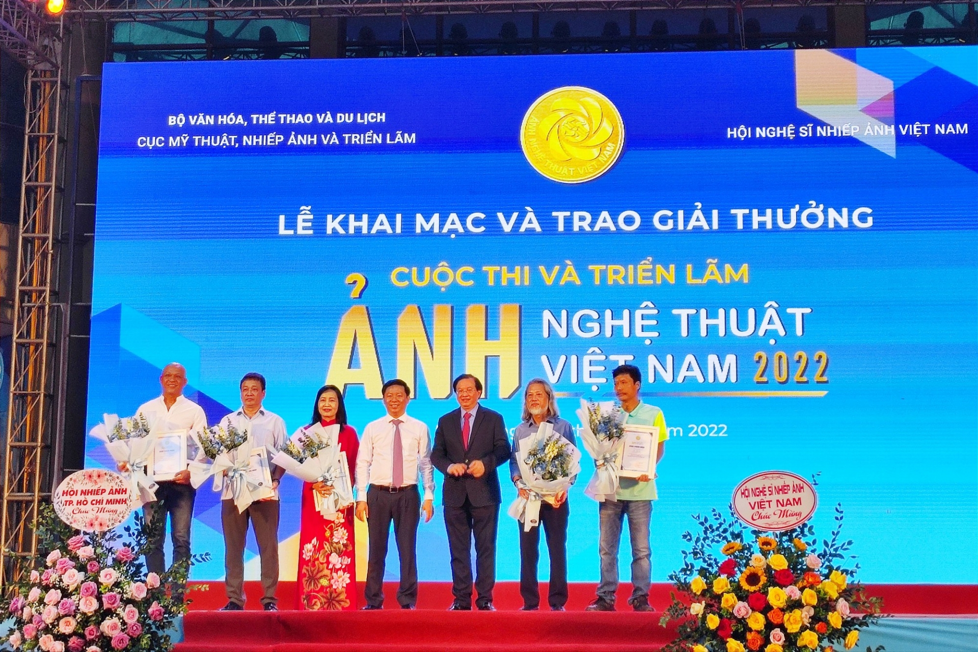 2022年越南艺术摄影大赛颁奖仪式暨展览会在河内举行。