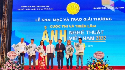 2022年越南艺术摄影大赛颁奖仪式暨展览会在河内举行