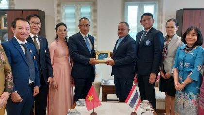 促进越南与泰国地方合作