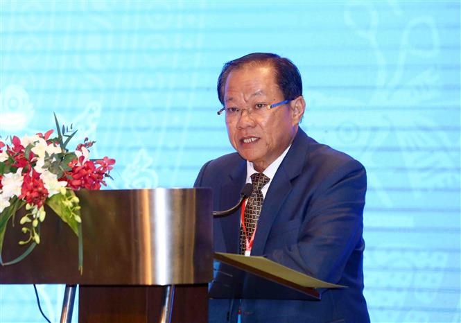 老挝公安部副部长坎京·佩拉玛尼冯（Khamking Phuilamanyvong）中将发表讲话。