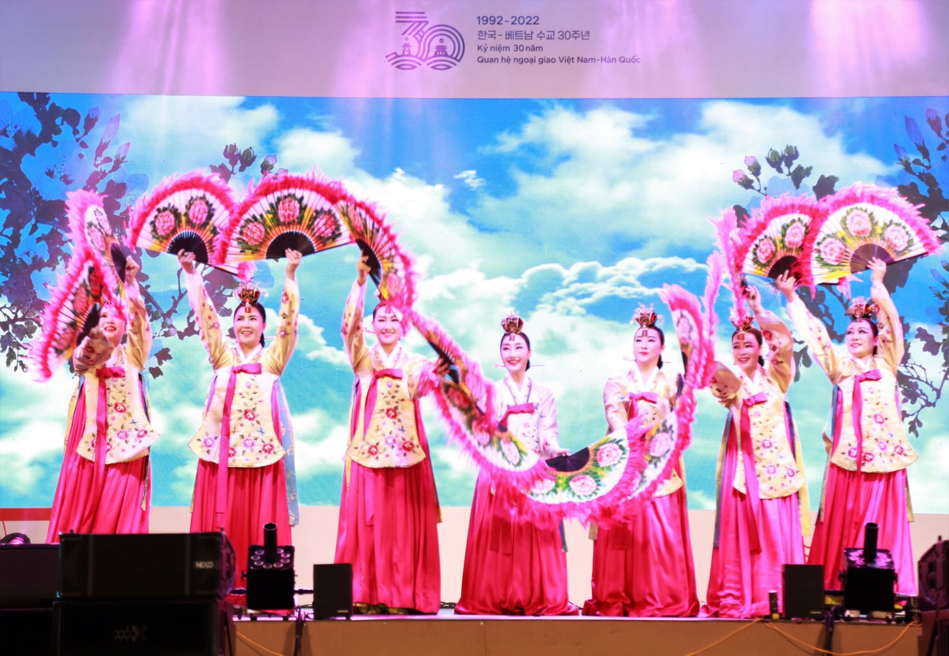 越南—韩国文化、贸易与投资交流周在胡志明市开幕。