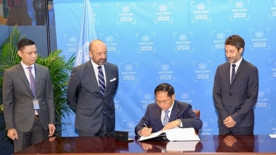 越南签署历史性海上协议