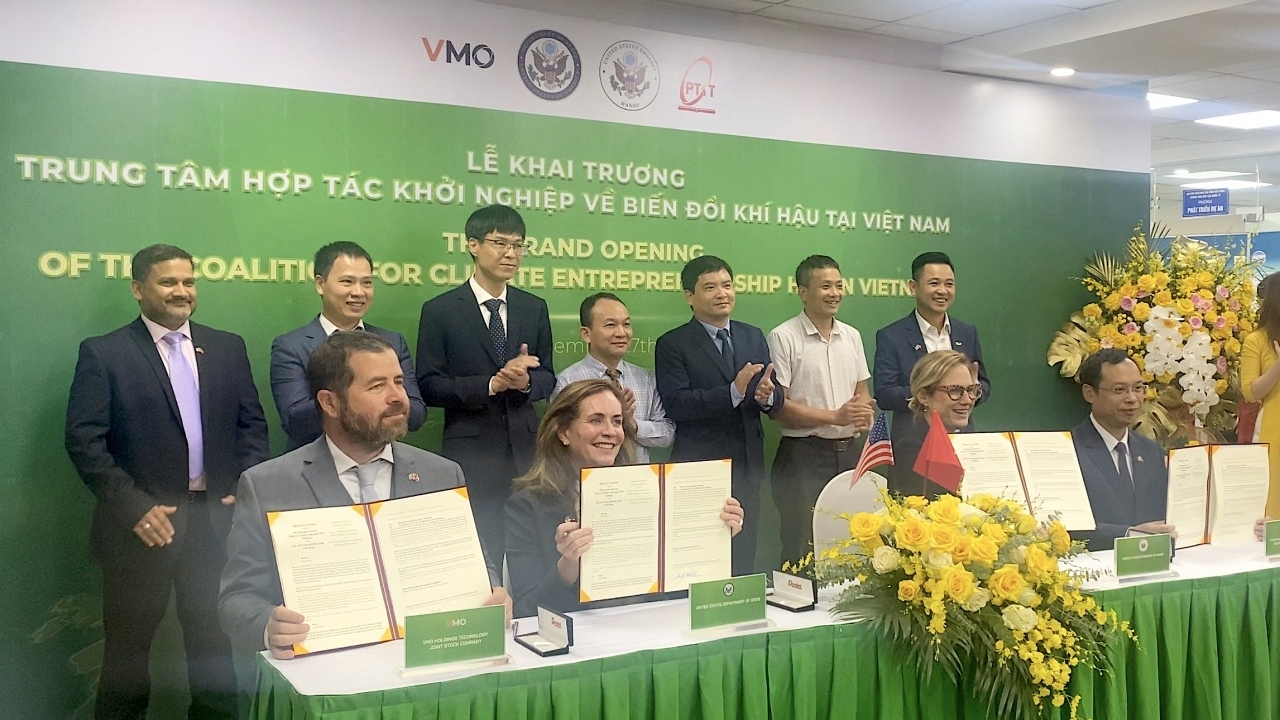 越南与美国携手开设气候变化创业中心