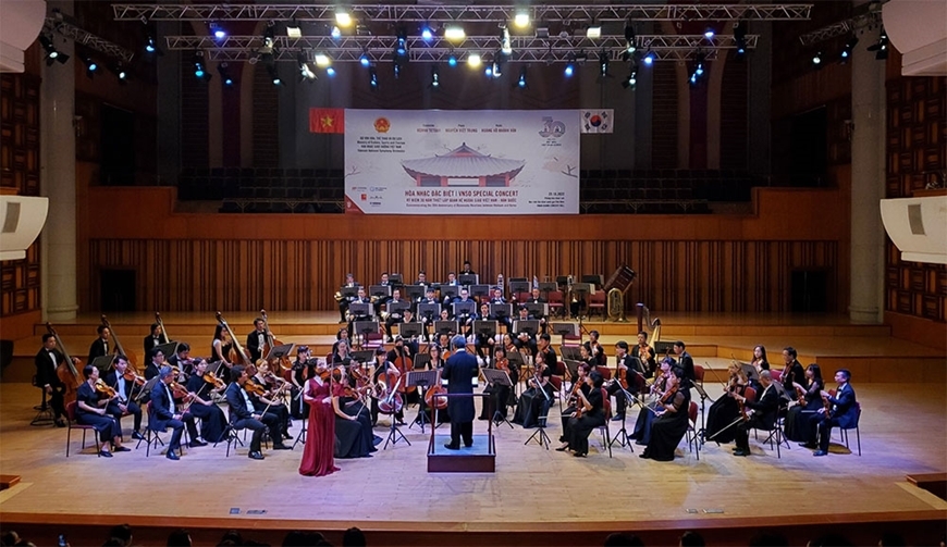 纪念越韩建交30周年特别音乐会。