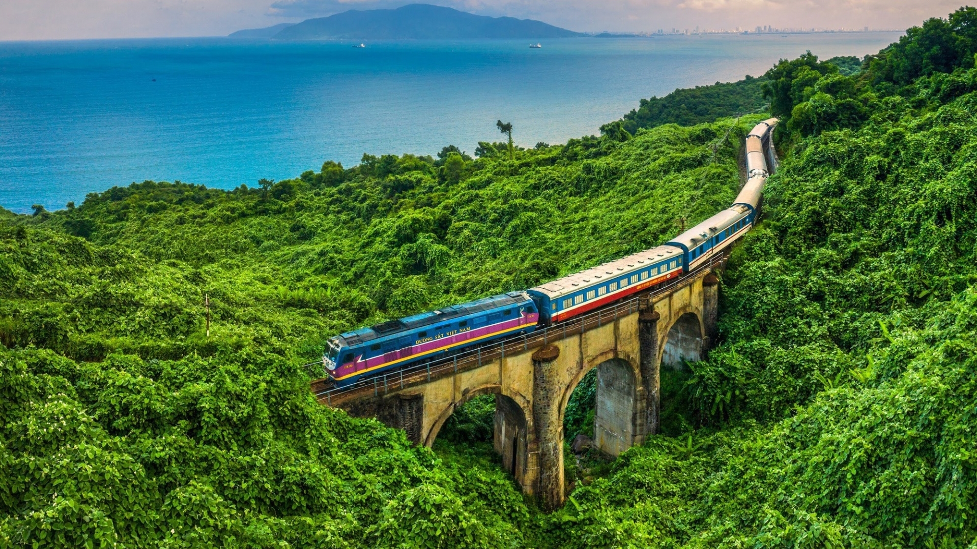 政府公布关于越南-中国国际铁路连接的3个最新指导