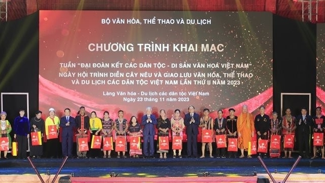 2023年民族大团结——越南文化遗产周：推崇民族的无价遗产