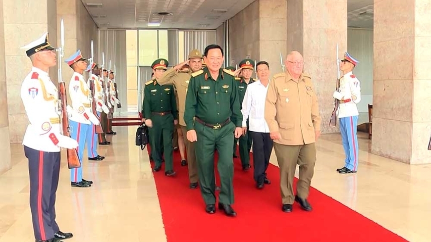 加强越南与古巴国防与军事法律合作