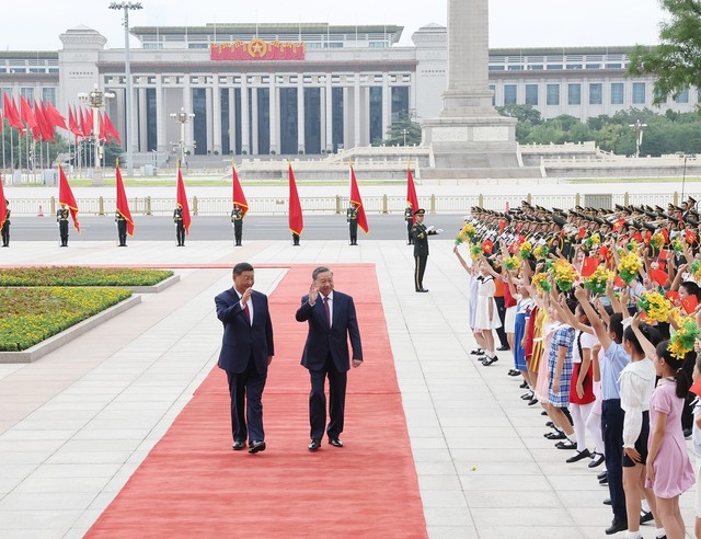 中共中央总书记、国家主席习近平举行仪式欢迎苏林总书记访华