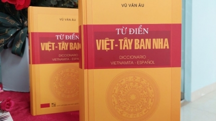越南-西班牙词典首次在越南出版
