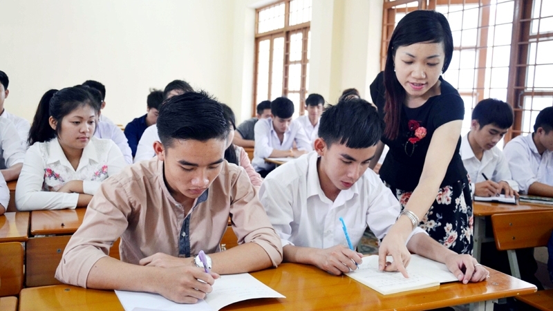 越南广宁省向老挝留学生提供资助