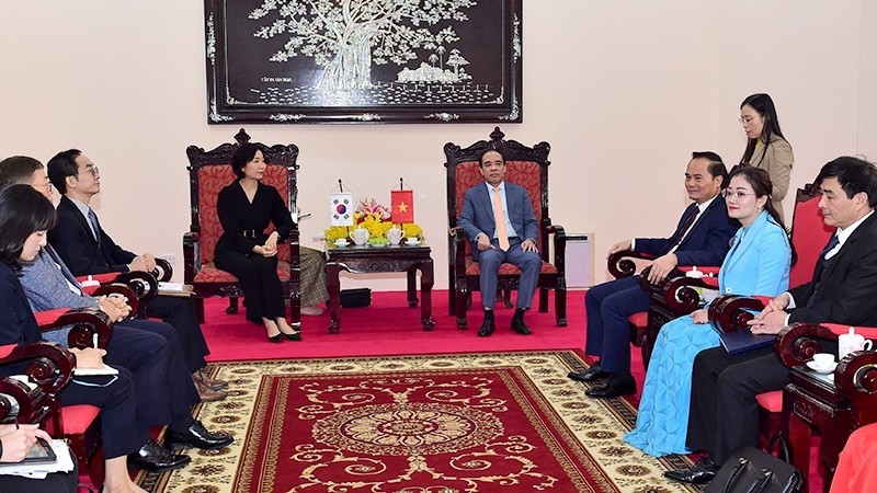 宣光省领导接见韩国驻越南大使馆代表团（图：海终）。