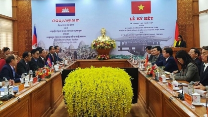 昆嵩省与柬埔寨上丁省签署合作备忘录