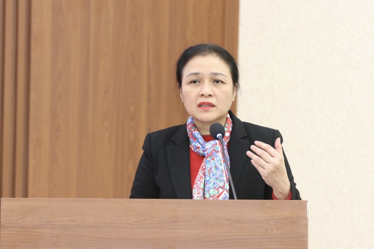 VUFO主席阮芳娥在会上发表讲话（图：秋河）。
