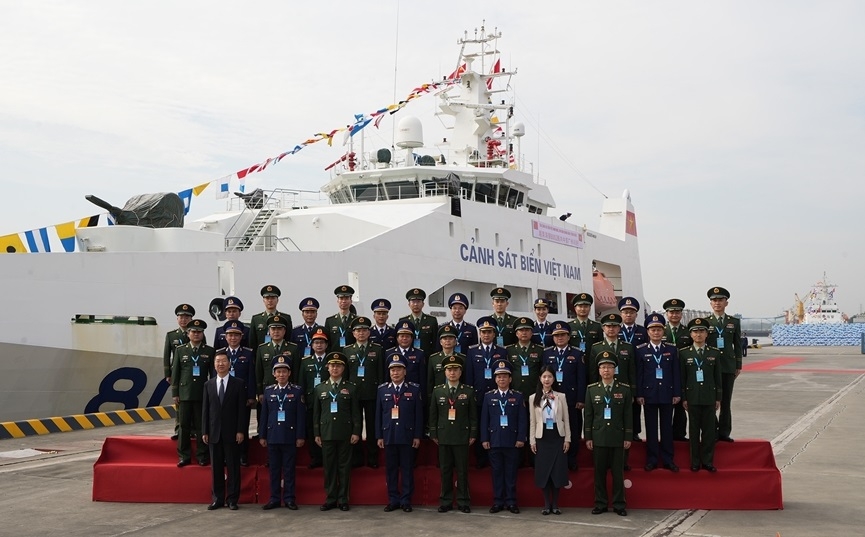 越南海军CSB 8002号舰欢迎仪式在长州港举行。