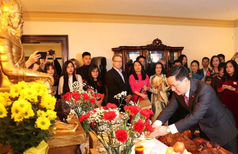 加拿大越南人举行雄王祭祖日，维护民族文化特色