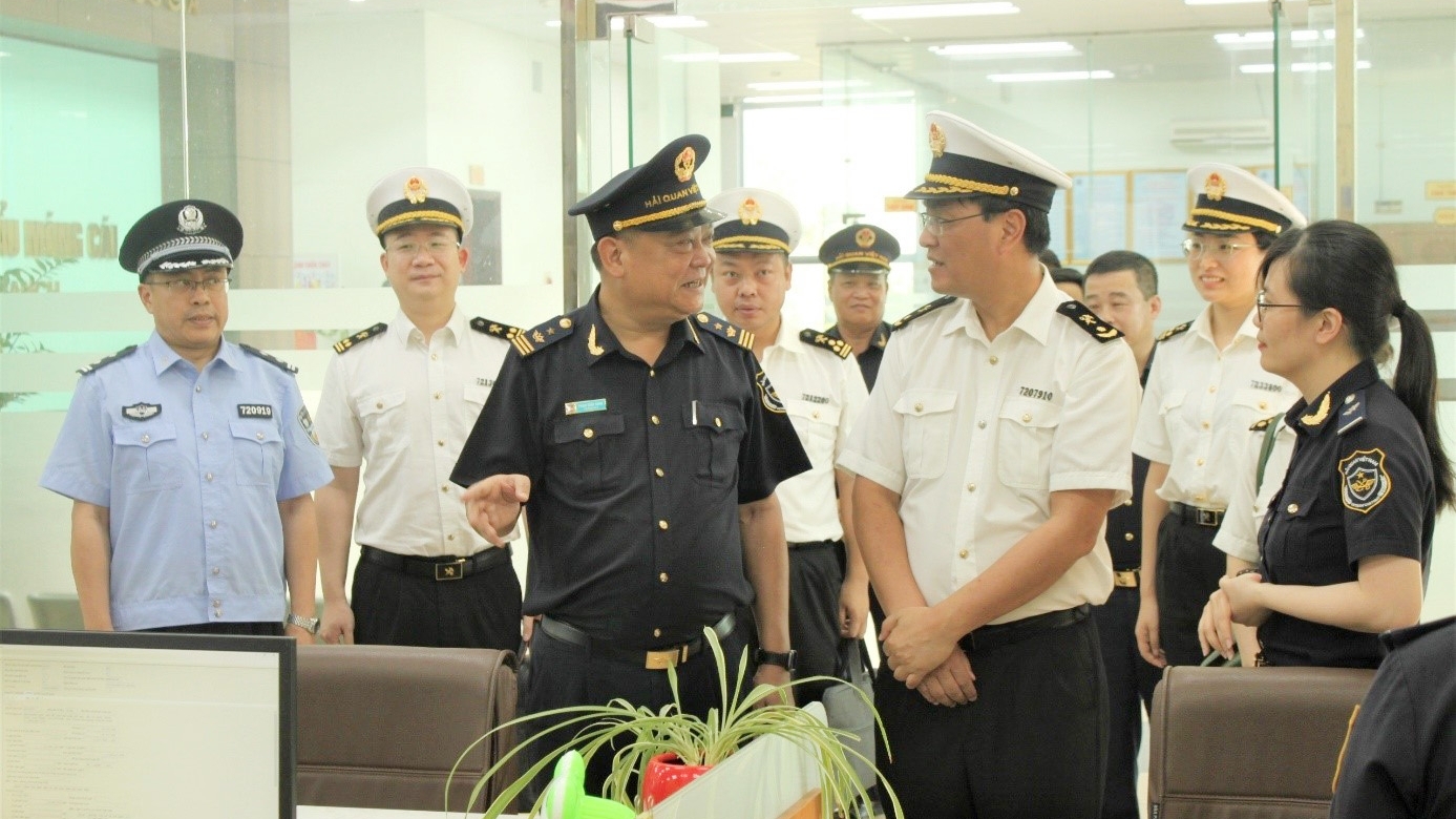 加强越南芒街口岸海关分局与中国东兴海关的合作