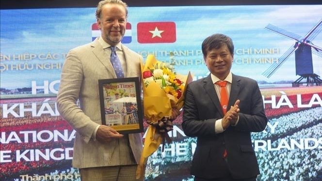 越南与荷兰人民举行友谊与真诚的交流活动