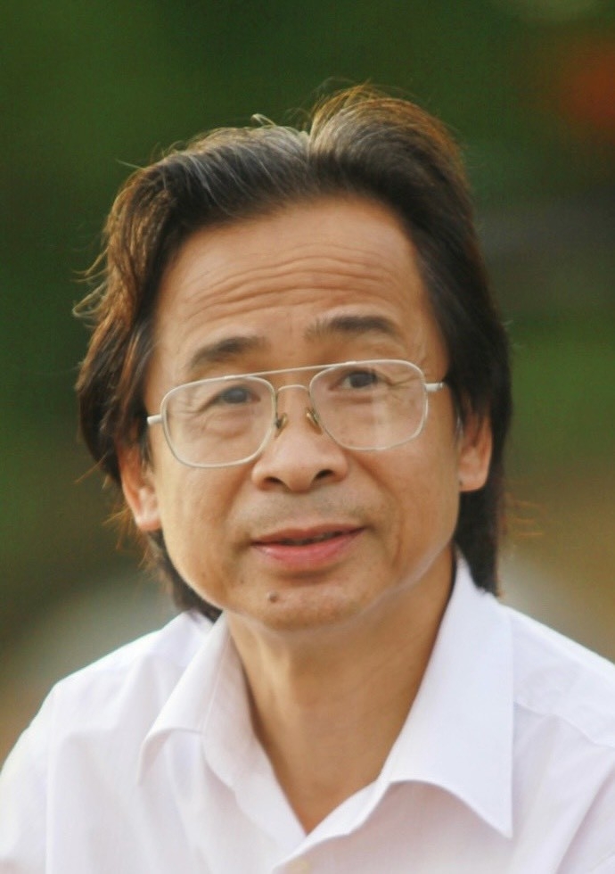 越南语言学协会会长、海外越南人联络协会副会长兼秘书长副教授博士阮麟忠。