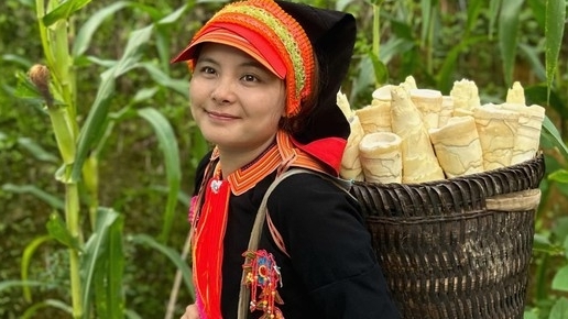 村里第一个到欧洲留学的女孩，帮助人们销售农产品，为社区创造生计