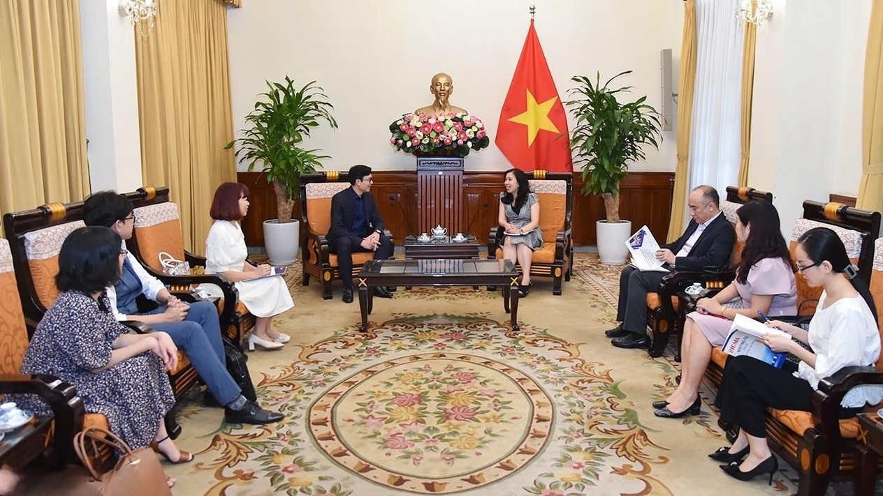 鼓励和赞赏海外越南知识分子对祖国的贡献