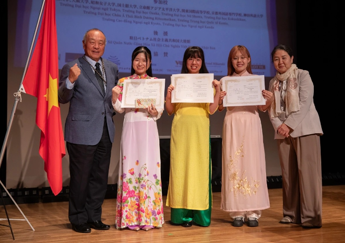 日本学生通过越南语辩论比赛架起友谊之桥