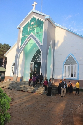 嘉莱省新教教堂Plei Mơ Nú ——教民们享受愉快周末的目的地