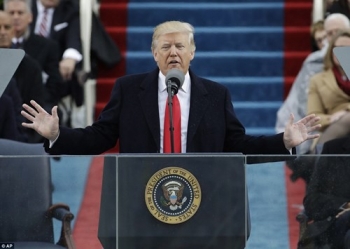 特朗普正式宣誓就任美国第45任总统
