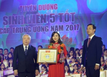 越南学生传统日68周年纪念典礼在河内举行
