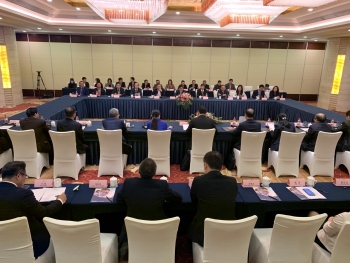 中国广西防城港市与广宁省代表团进行工作会谈
