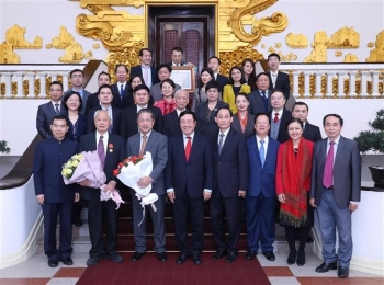 越中建交70周年：政府副总理范平明会见越中人民论坛第11次会议与会代表