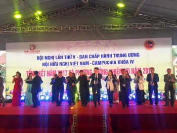 越柬友好协会举行第五次执委会会议