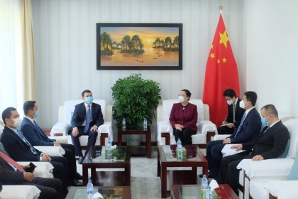 岘港市领导人对中国驻岘港总领馆访问并祝贺春节