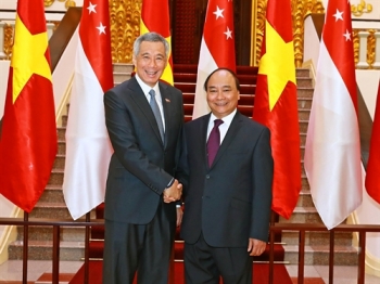 新加坡总理李显龙圆满结束对越南进行的正式访问