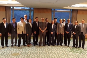 亚洲足球联合会承诺将协助越南足协和东南亚发展青年足球