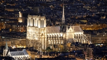 法国总统马克龙希望在5年内完成巴黎圣母院大教堂重修