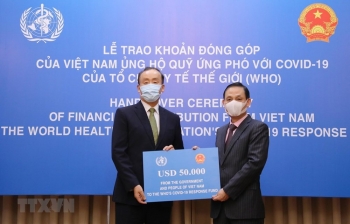 越南向WHO新冠肺炎疫情全球团结应对基金捐赠资金
