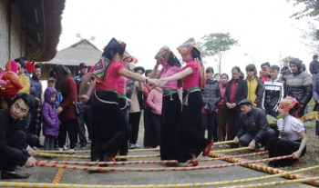 越南各民族文化旅游村举办题为“胡伯伯与越南各族同胞”的系列活动