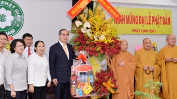 阮善仁拜访胡志明市若干佛教组织领导