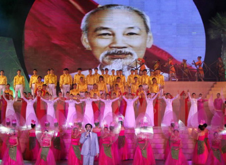 胡志明主席诞辰127周年纪念活动在伦敦举行