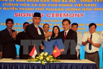 越南巴地—头顿省和印尼巴东市加强合作