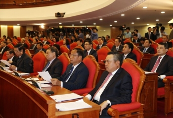 改革工资制度提高劳动生产力和引进人才