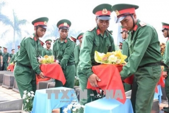 嘉莱省举行在柬牺牲的烈士遗骸安葬仪式