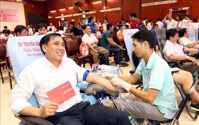 “红色星期日”无偿献血活动在全国各省市举行