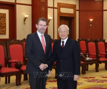 越共中央总书记、国家主席阮富仲会见澳大利亚参议长瑞安