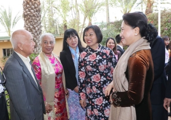 阮氏金银会见旅居摩洛哥越南人代表